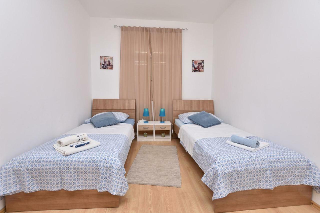 Apartments Dragica Primosten Luaran gambar